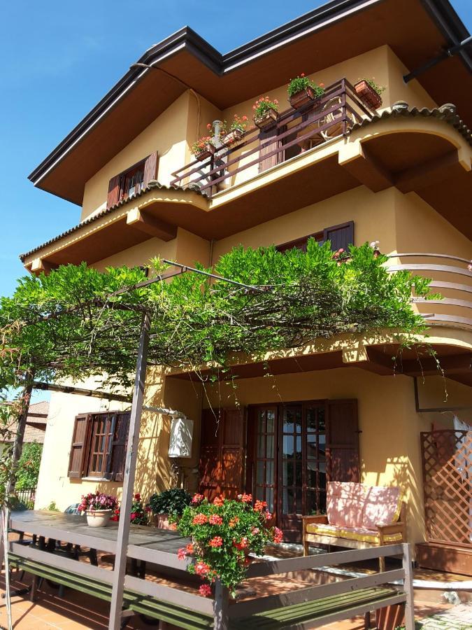Bed and Breakfast Mansarda Fiorita à Abatemarco Extérieur photo