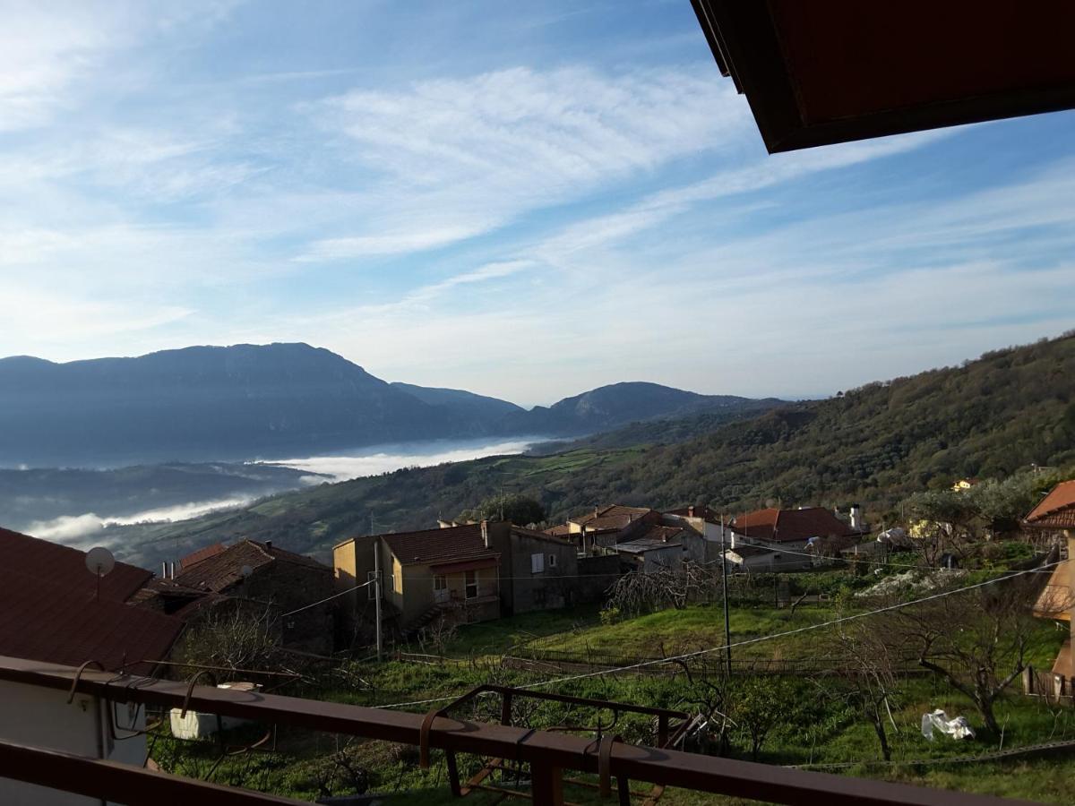 Bed and Breakfast Mansarda Fiorita à Abatemarco Chambre photo