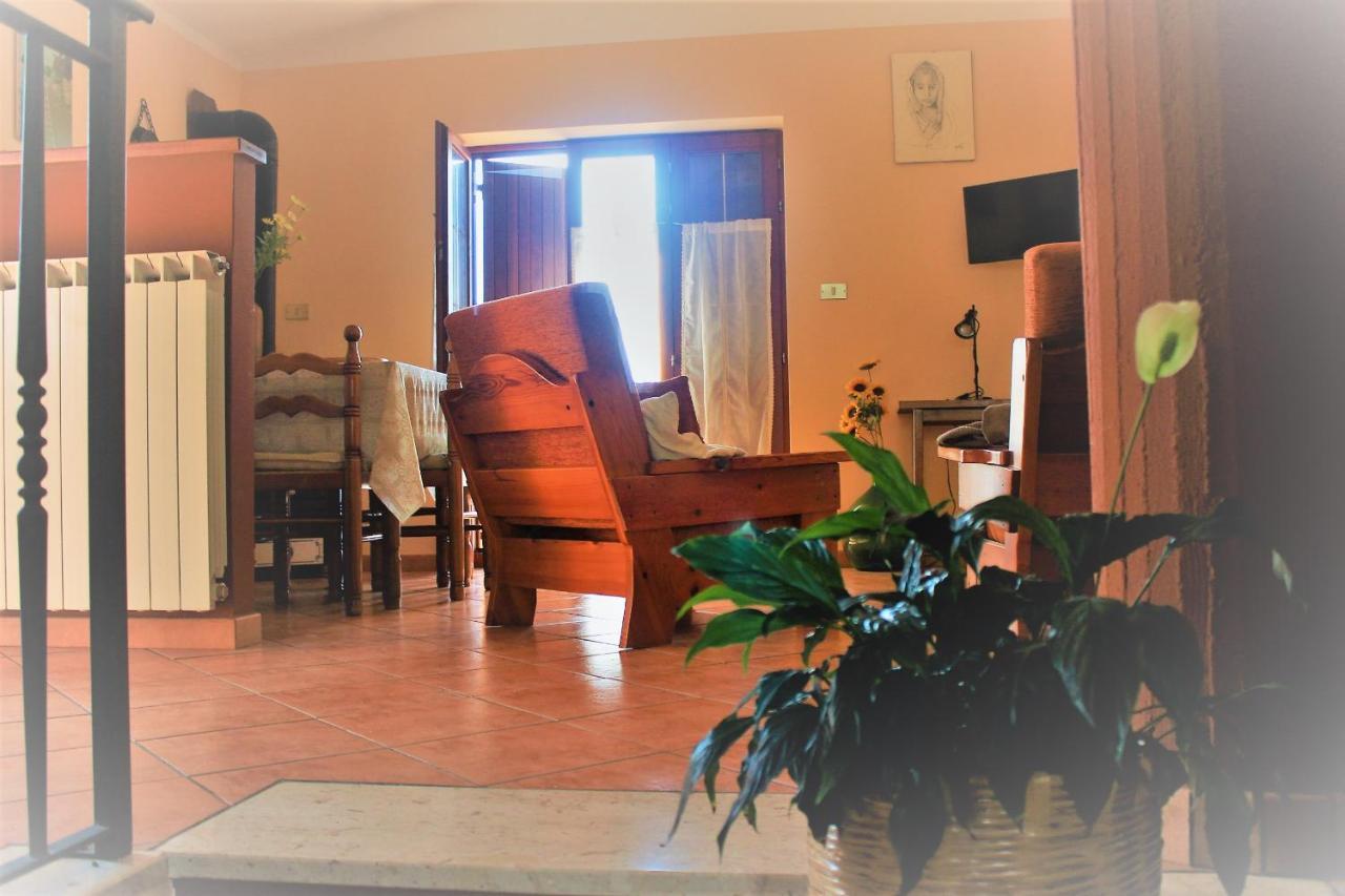 Bed and Breakfast Mansarda Fiorita à Abatemarco Extérieur photo