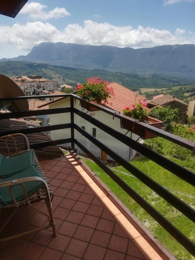 Bed and Breakfast Mansarda Fiorita à Abatemarco Extérieur photo